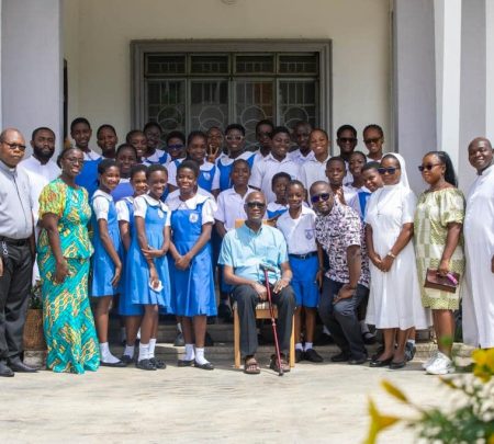 MARY-MOTHER-OF-GOOD-COUNSEL-SCHOOL-PUPILS-DONATE-TO-LEGACY-OF-HOPE-PROJECT